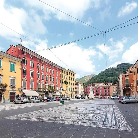 Lovely In Codena * Carrara